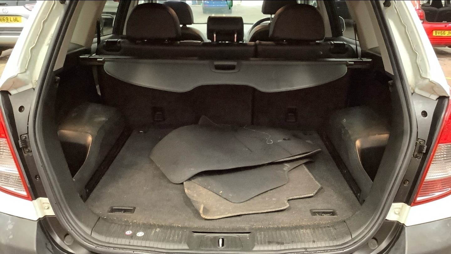 Used Vauxhall Antara 2012 for sale - 77743189: Photo 9