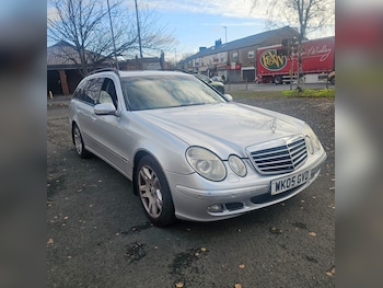 Used Mercedes-Benz E Class 2005 for sale - 77100731: Photo