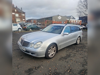 Used Mercedes-Benz E Class 2005 for sale - 77100731: Photo
