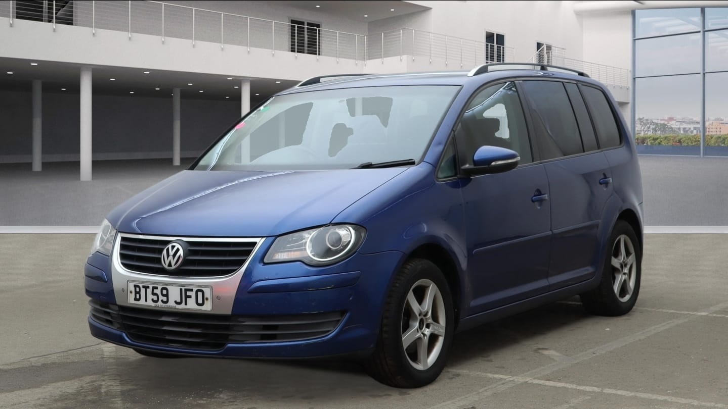 Used Volkswagen Touran 2010 for sale - 77603433: Photo 2