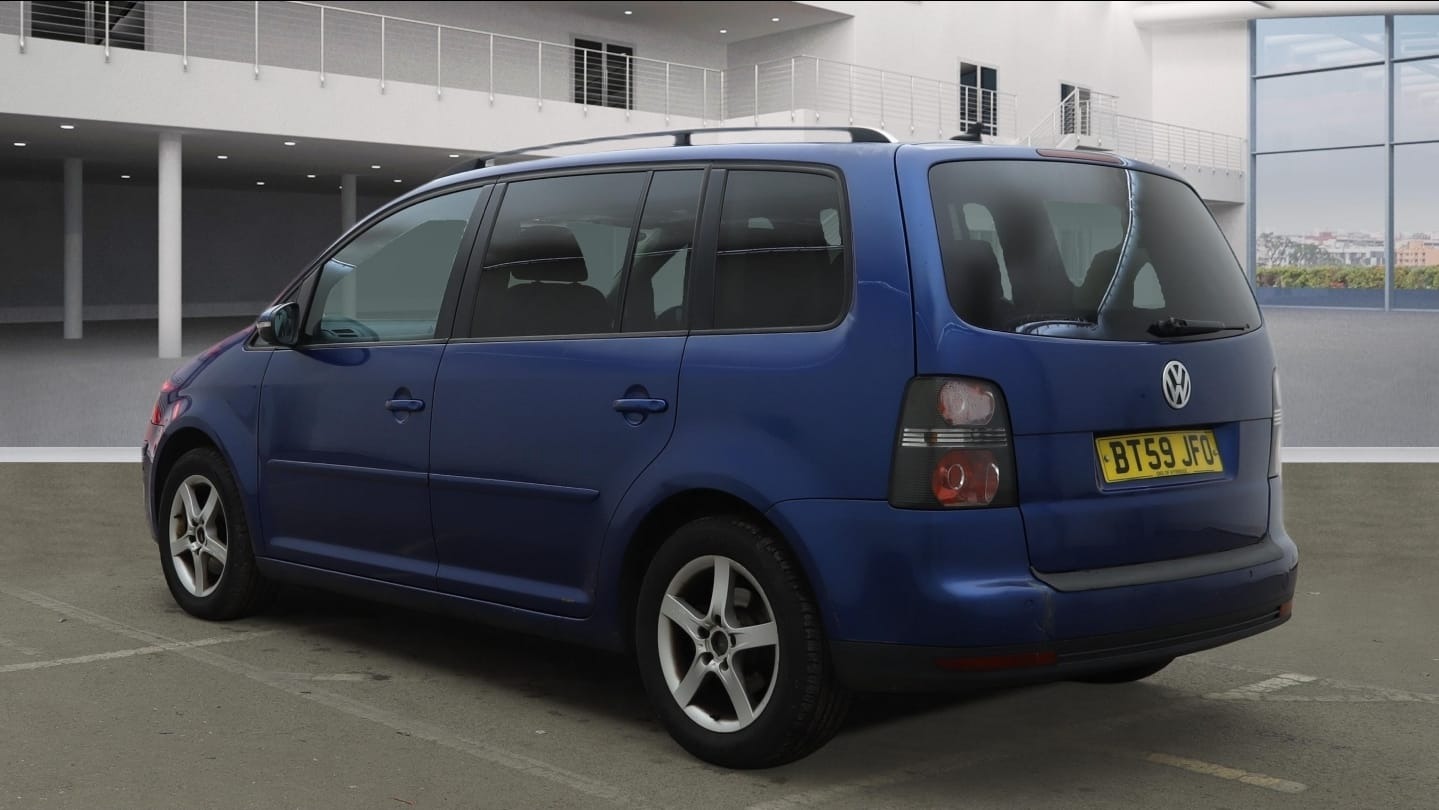 Used Volkswagen Touran 2010 for sale - 77603433: Photo 3