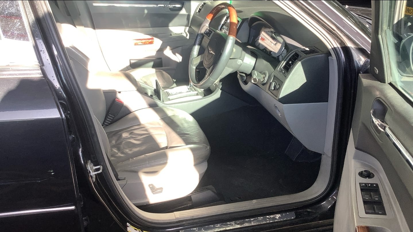 Used Chrysler 300C 2008 for sale - 77676198: Photo 7