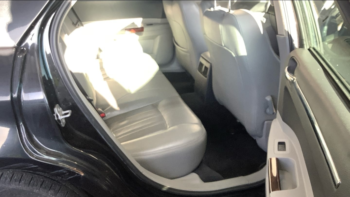 Used Chrysler 300C 2008 for sale - 77676198: Photo 8