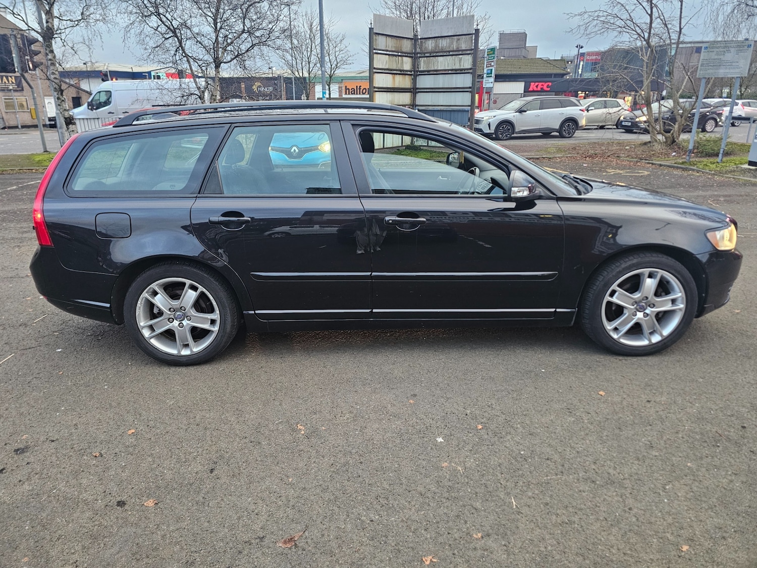 Used Volvo V50 2009 for sale - 77100182: Photo 8