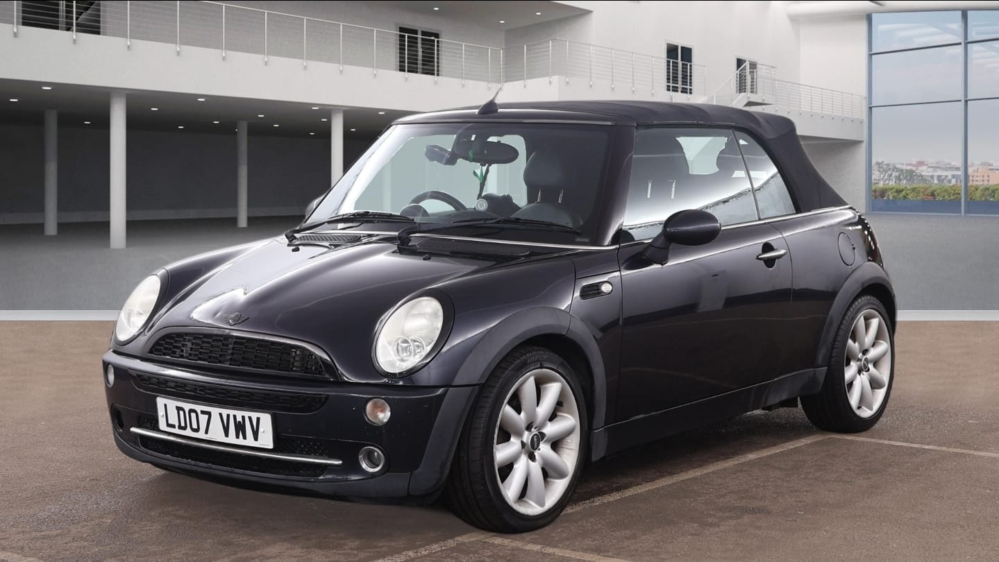 Used MINI Convertible 2007 for sale - 77873375: Photo 2