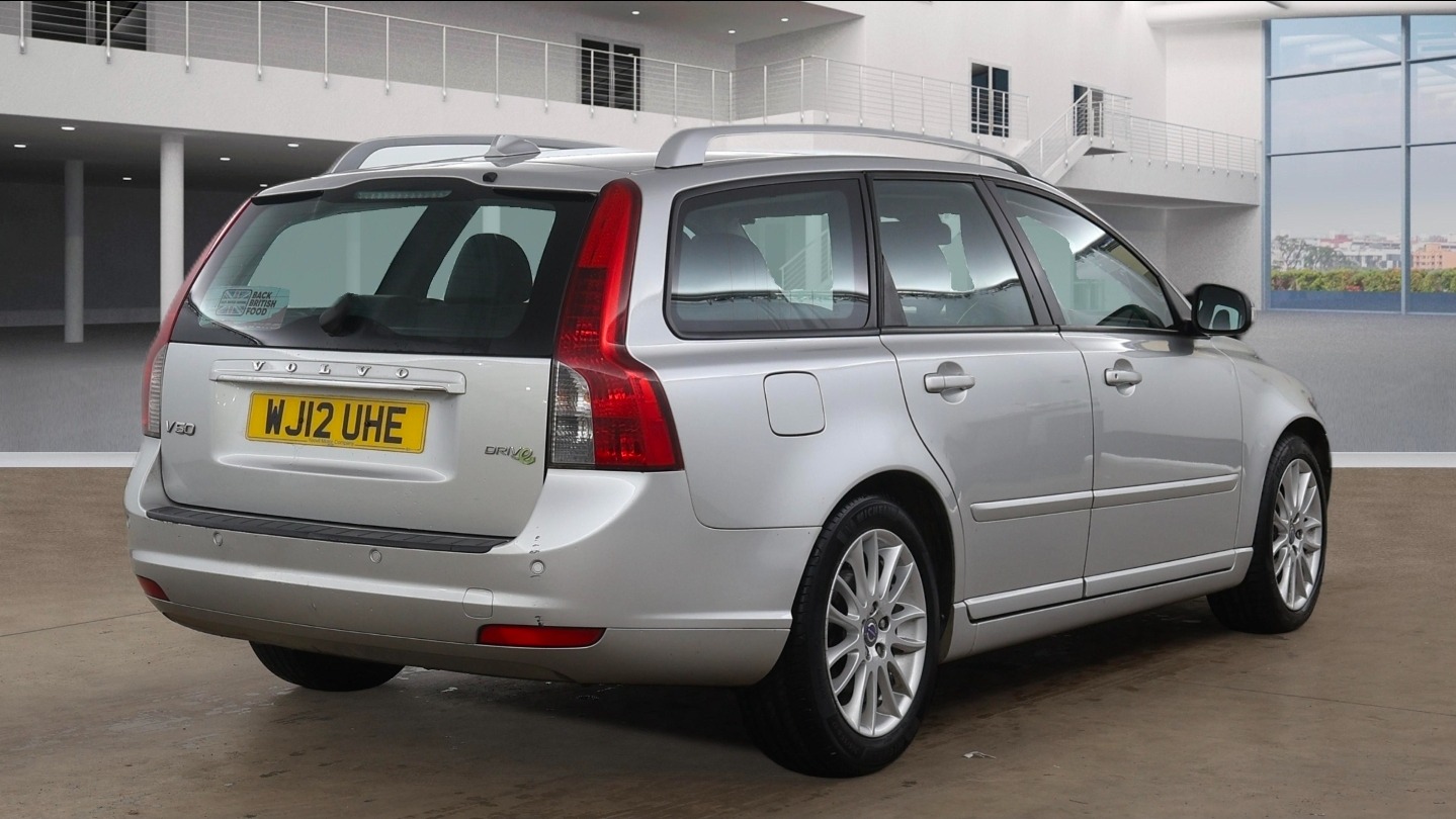 Used Volvo V50 2012 for sale - 78064897: Photo 4