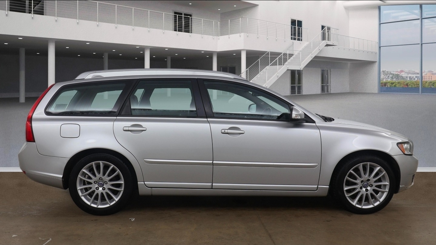 Used Volvo V50 2012 for sale - 78064897: Photo 5