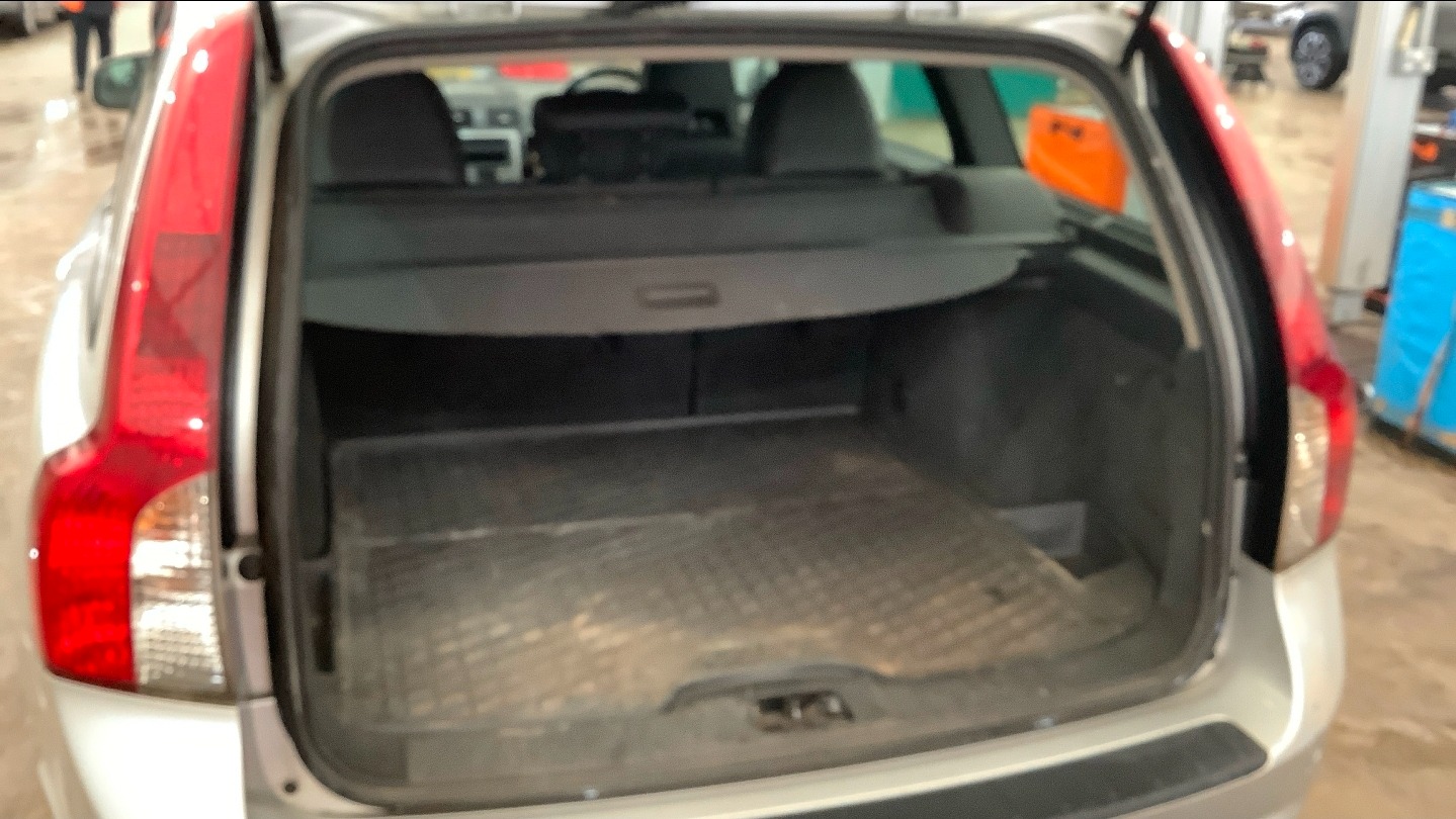 Used Volvo V50 2012 for sale - 78064897: Photo 9