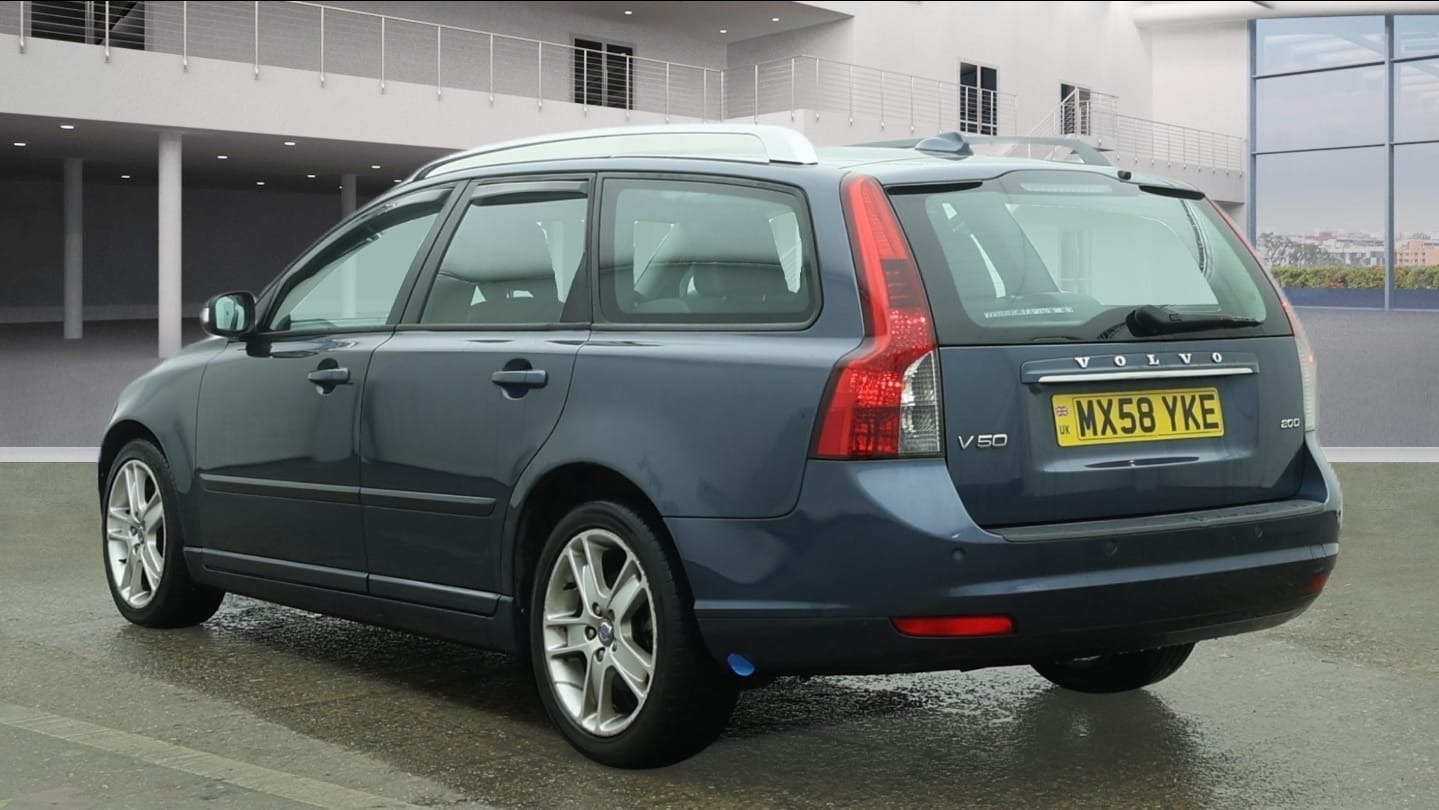 Used Volvo V50 2008 for sale - 77898134: Photo 3