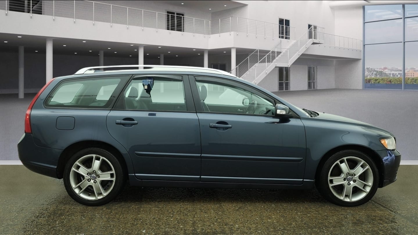 Used Volvo V50 2008 for sale - 77898134: Photo 4