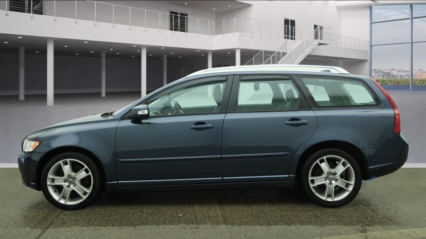 Used Volvo V50 2008 for sale - 77898134: Photo 5