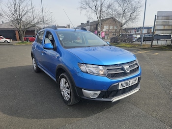 Used Dacia Sandero Stepway 2015 for sale - 77973698: Photo
