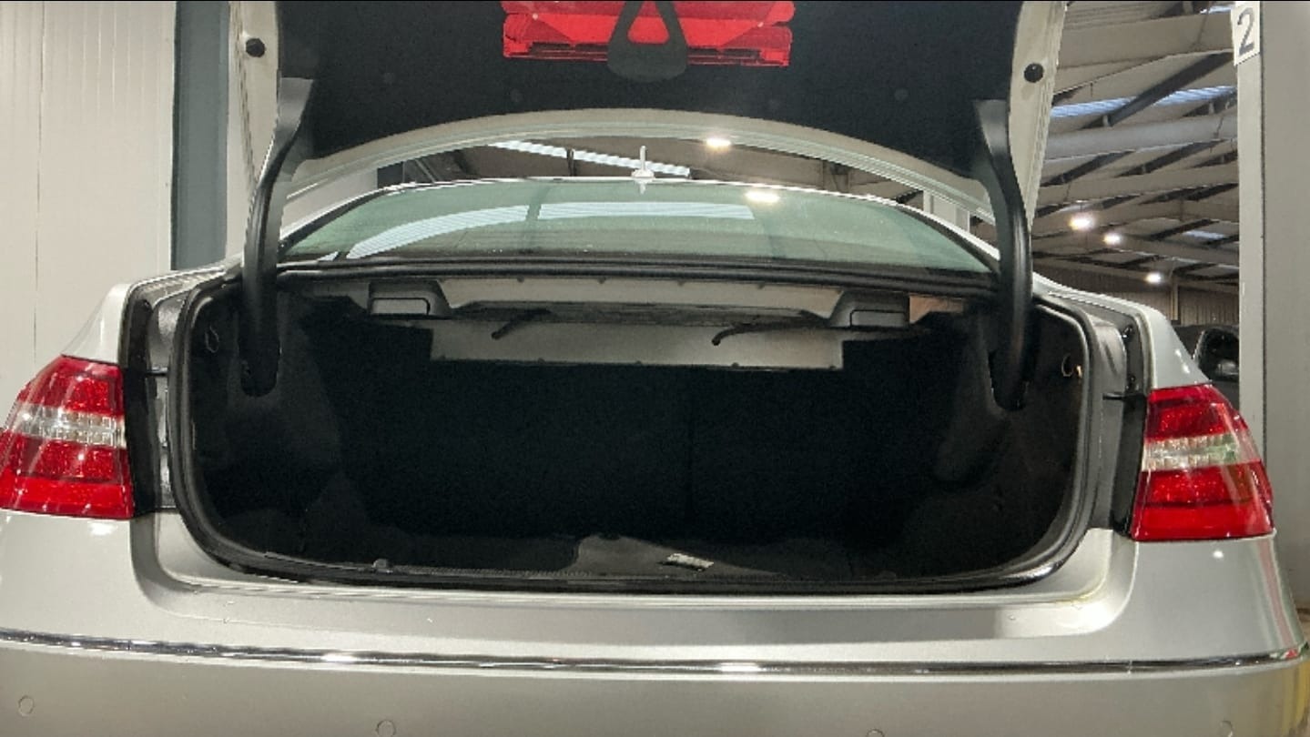 Used Mercedes-Benz E Class 2009 for sale - 77320063: Photo 9