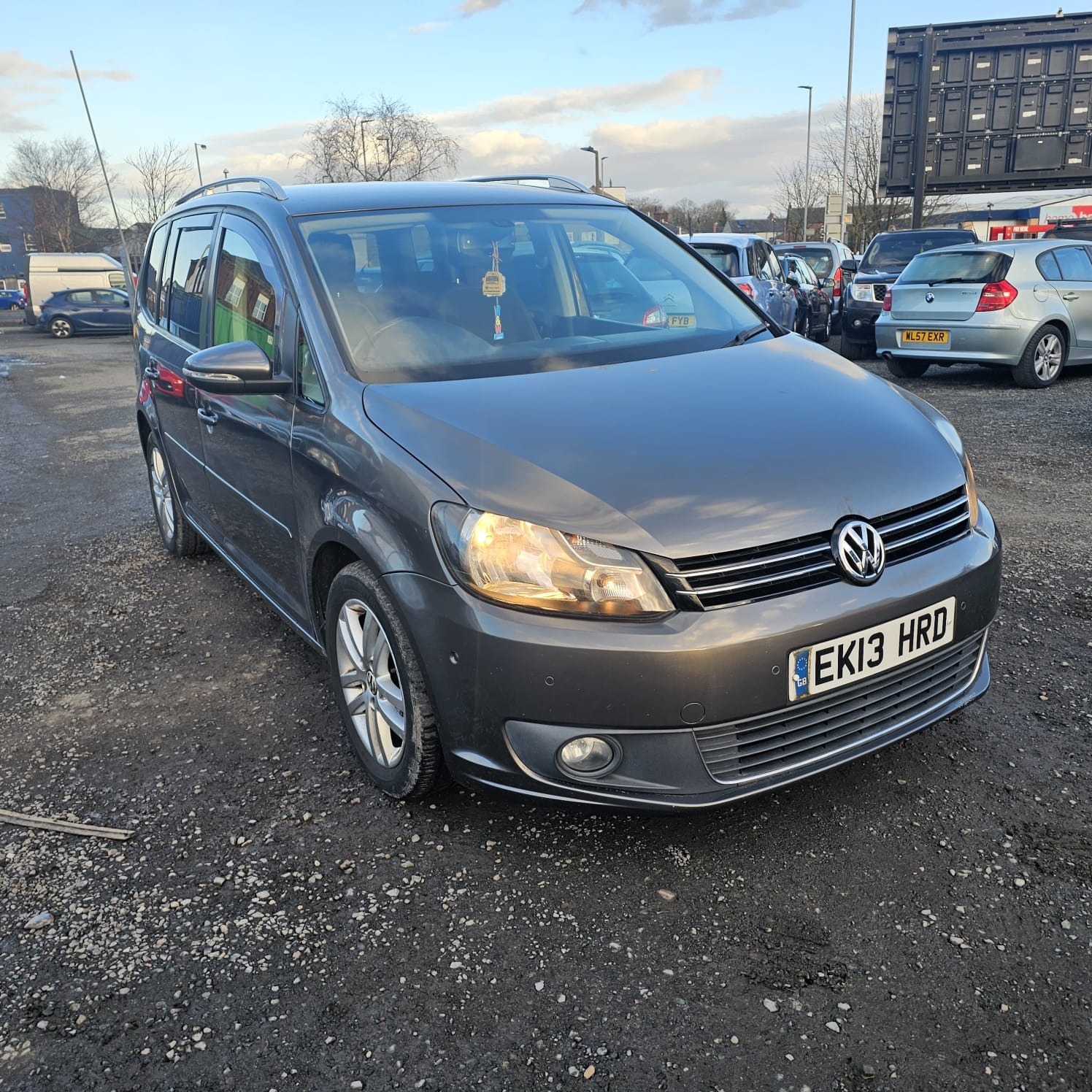 Used Volkswagen Touran 2013 for sale - 77107949: Photo 1