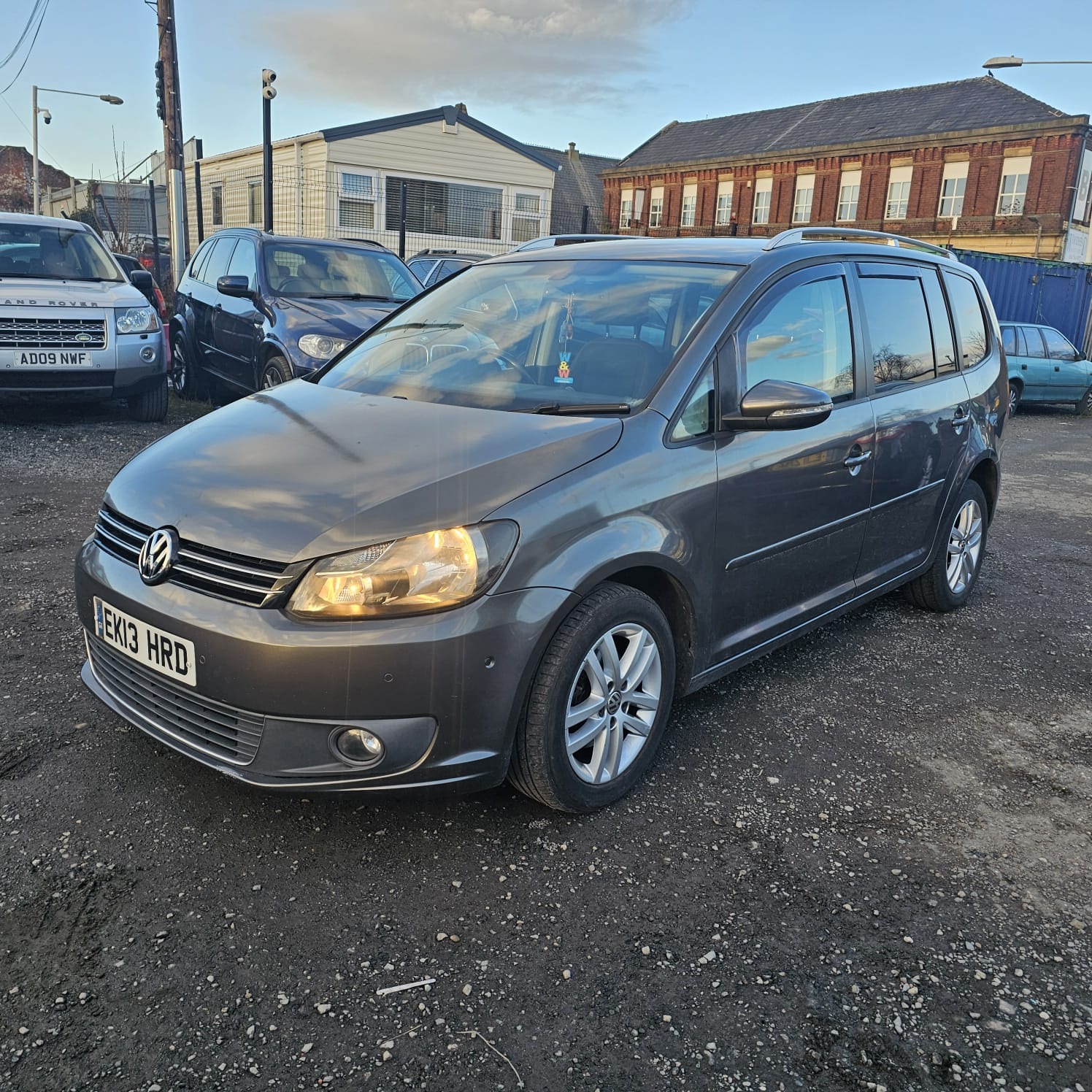 Used Volkswagen Touran 2013 for sale - 77107949: Photo 3