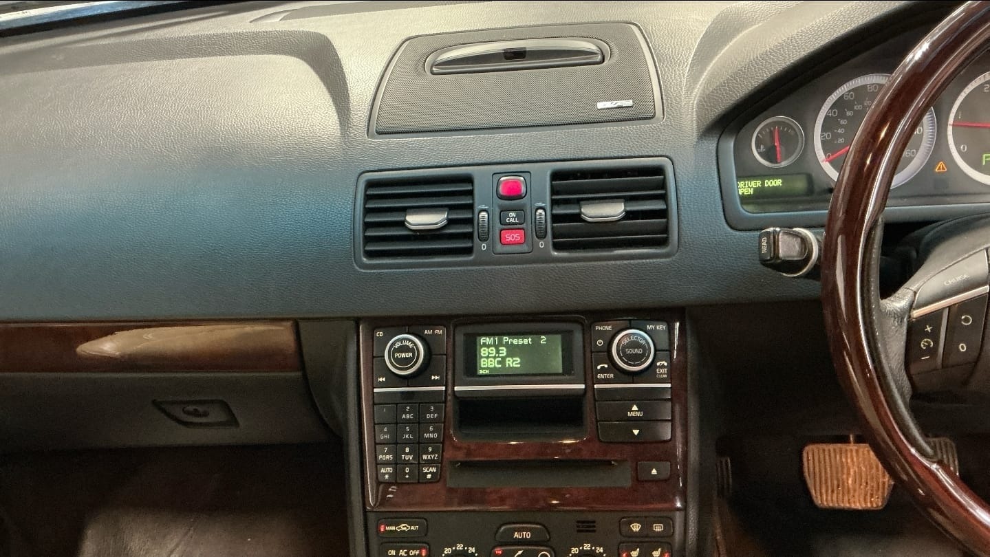 Used Volvo XC90 2011 for sale - 77460343: Photo 11