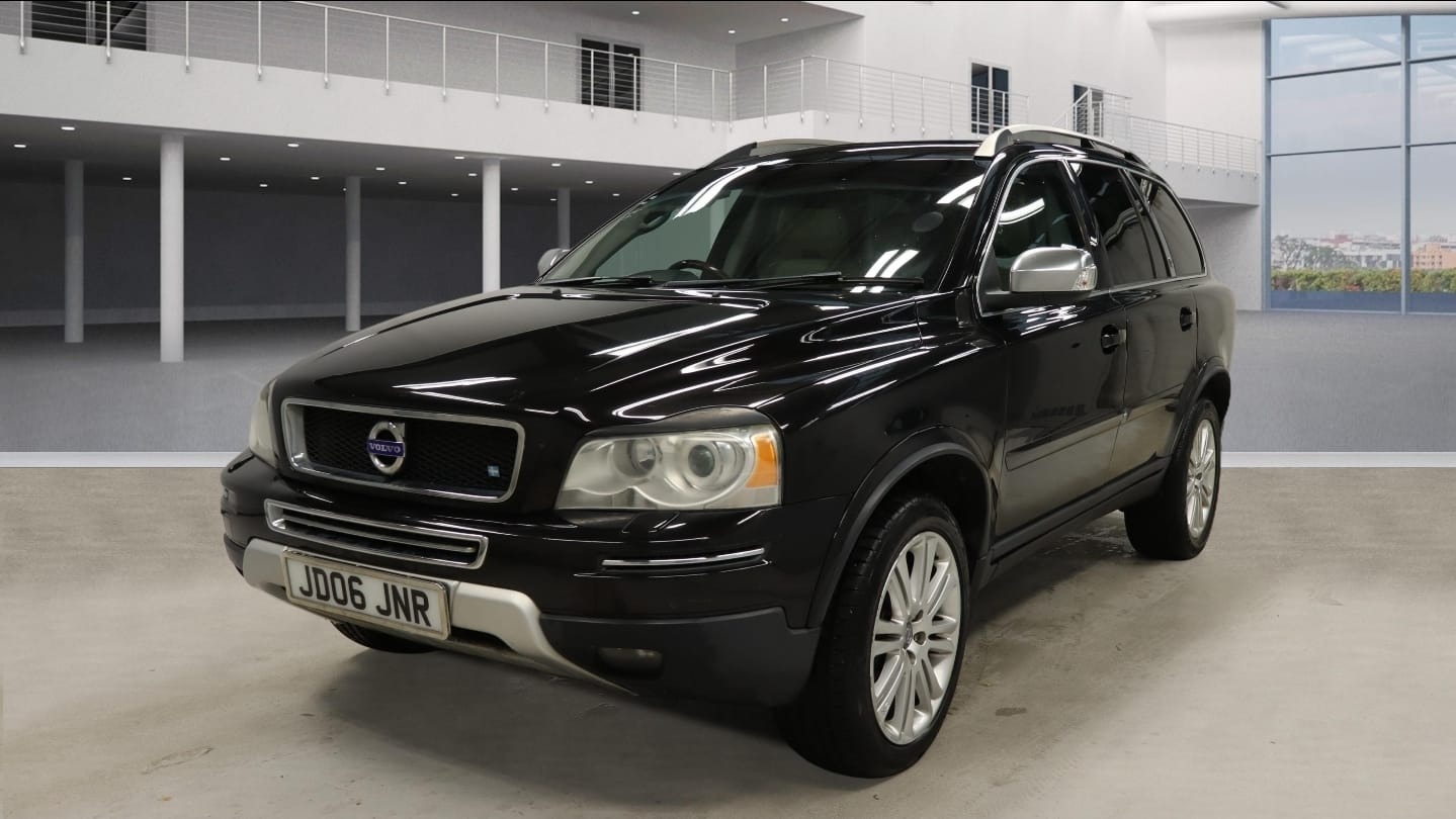 Used Volvo XC90 2011 for sale - 77460343: Photo 2