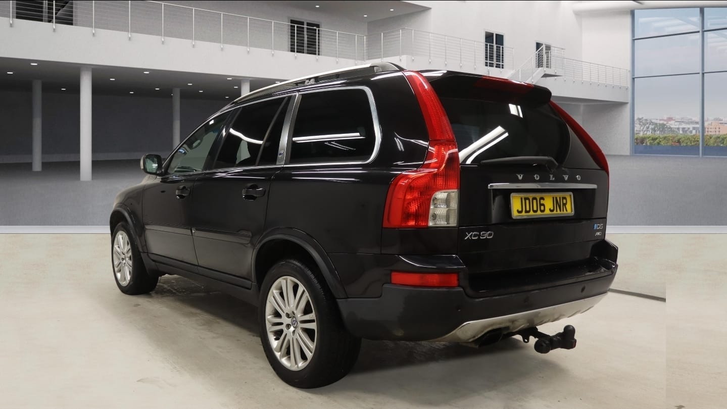 Used Volvo XC90 2011 for sale - 77460343: Photo 3