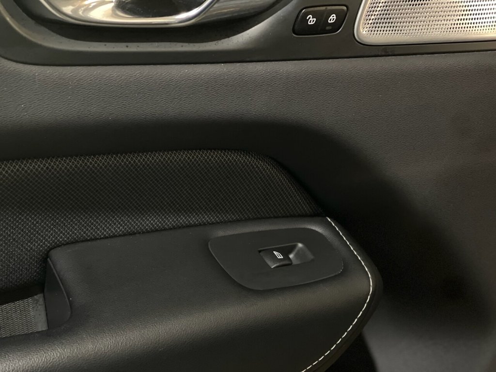 Used Volvo XC60 2022 for sale - 75936651: Photo 41