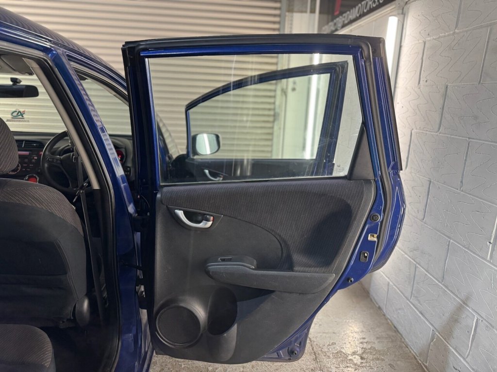 Used Honda Jazz 2011 for sale - 76558465: Photo 25