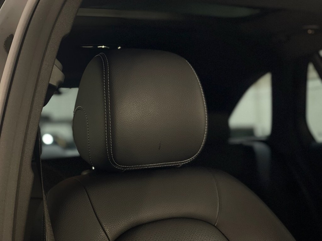 Used Mercedes-Benz GLC 2019 for sale - 76724473: Photo 35