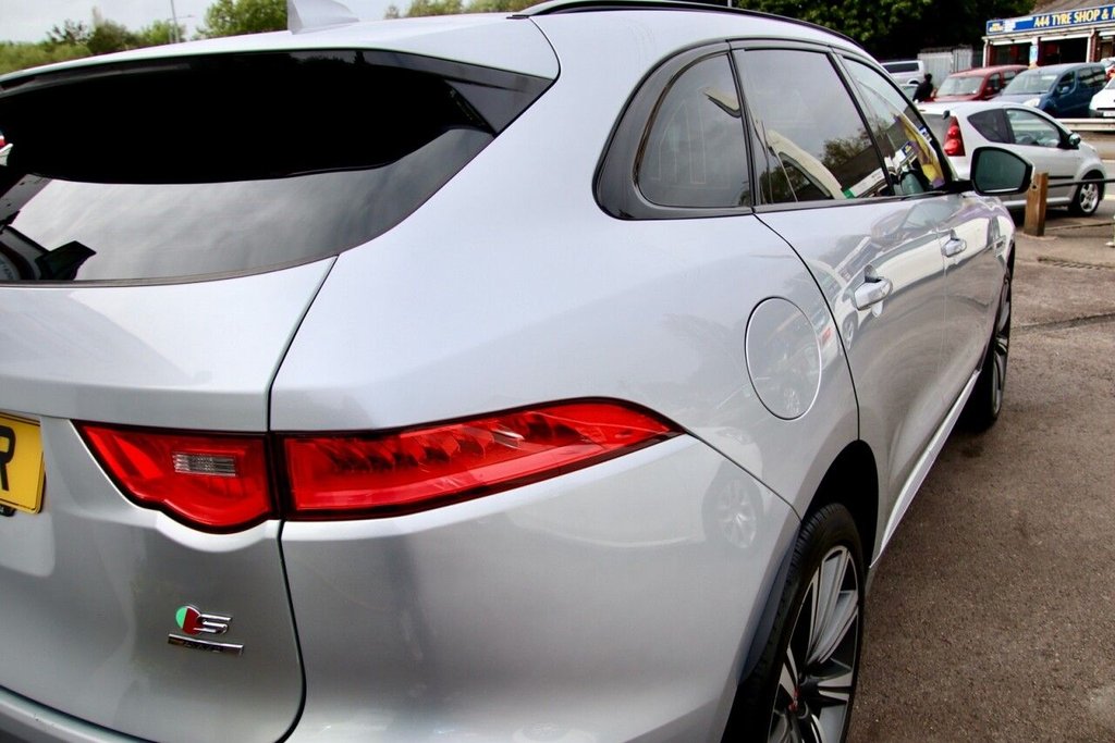 Used Jaguar F-Pace 2017 for sale - 76029298: Photo 10