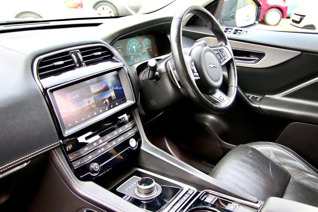 Used Jaguar F-Pace 2017 for sale - 76029298: Photo 11