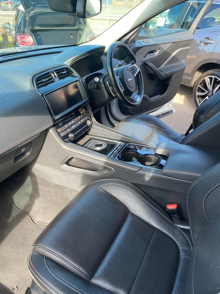 Used Jaguar F-Pace 2017 for sale - 76029298: Photo 32