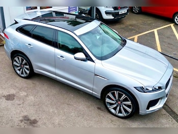 Used Jaguar F-Pace 2017 for sale - 76029298: Photo