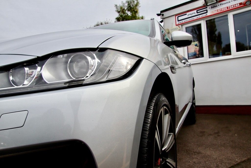 Used Jaguar F-Pace 2017 for sale - 76029298: Photo 4