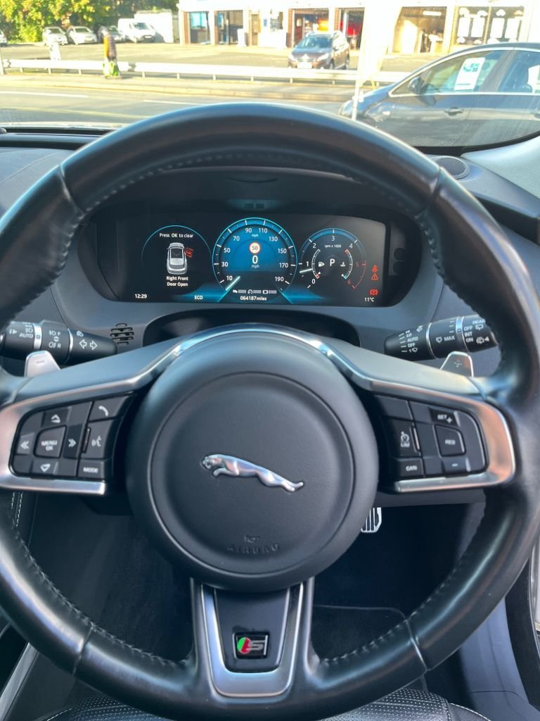 Used Jaguar F-Pace 2017 for sale - 76029298: Photo 40