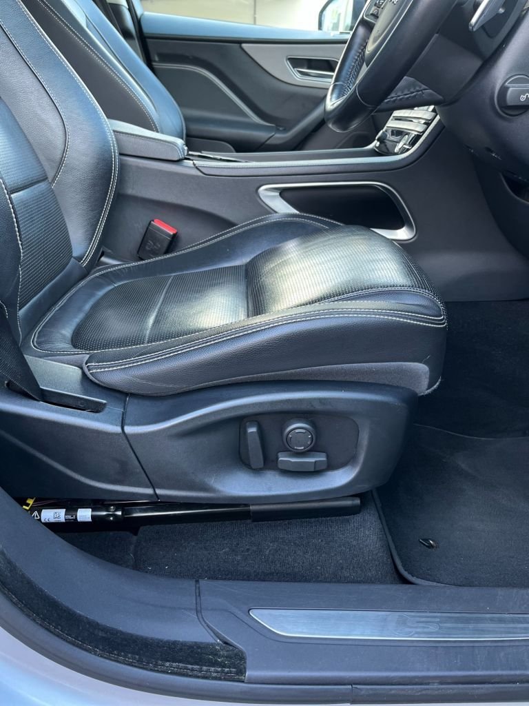 Used Jaguar F-Pace 2017 for sale - 76029298: Photo 45