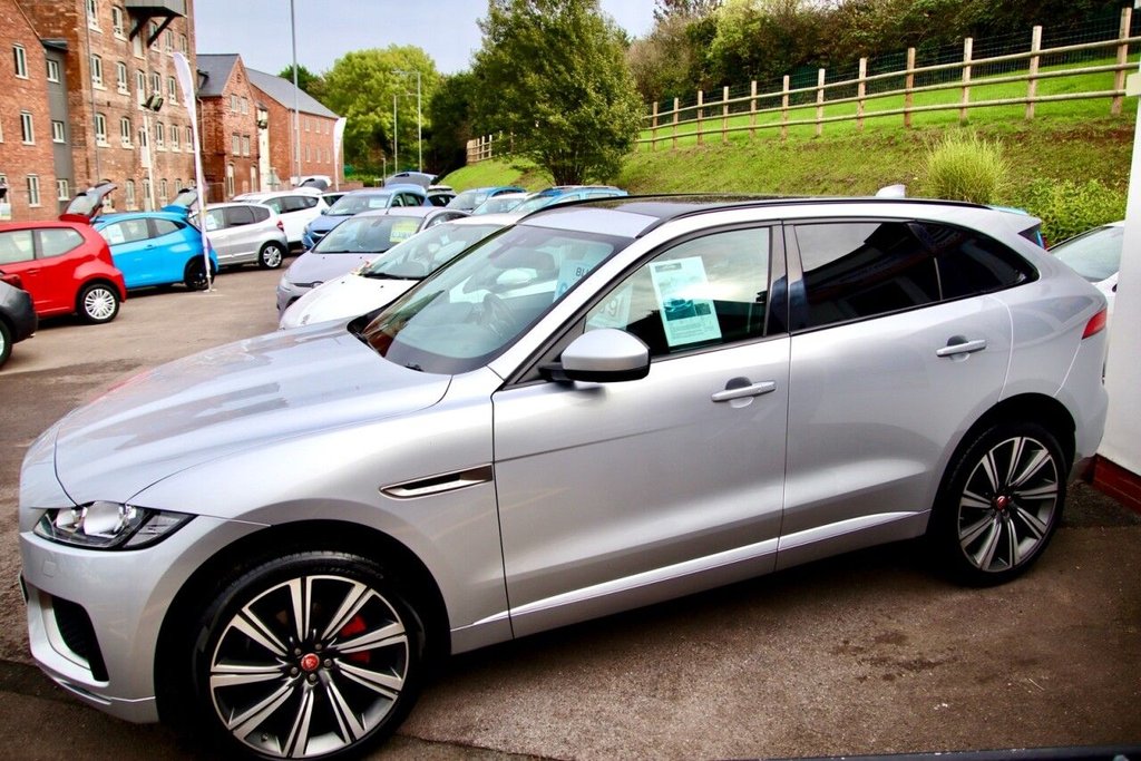 Used Jaguar F-Pace 2017 for sale - 76029298: Photo 5