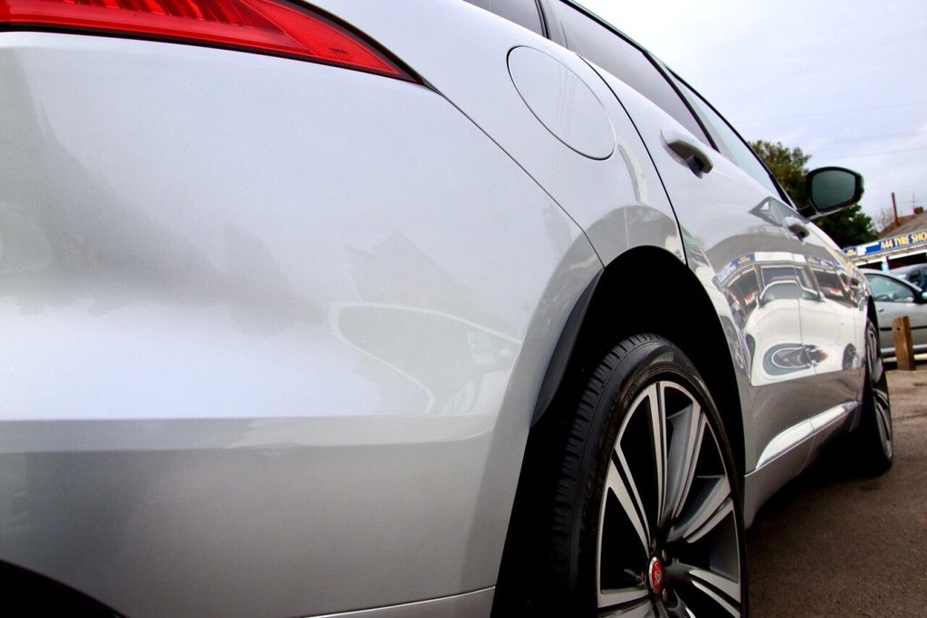 Used Jaguar F-Pace 2017 for sale - 76029298: Photo 7