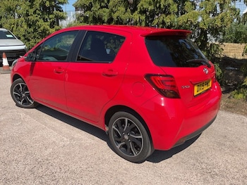 Used Toyota Yaris 2015 for sale - 79313743: Photo