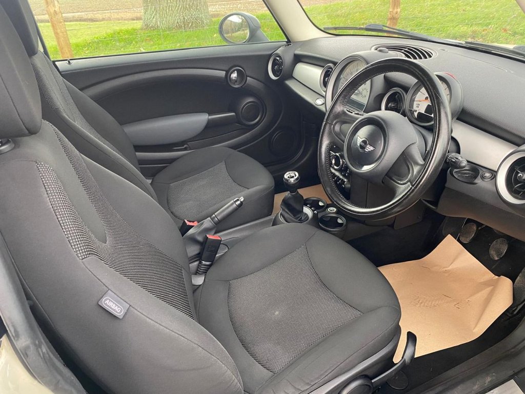 Used MINI Hatch 2011 for sale - 76632146: Photo 21