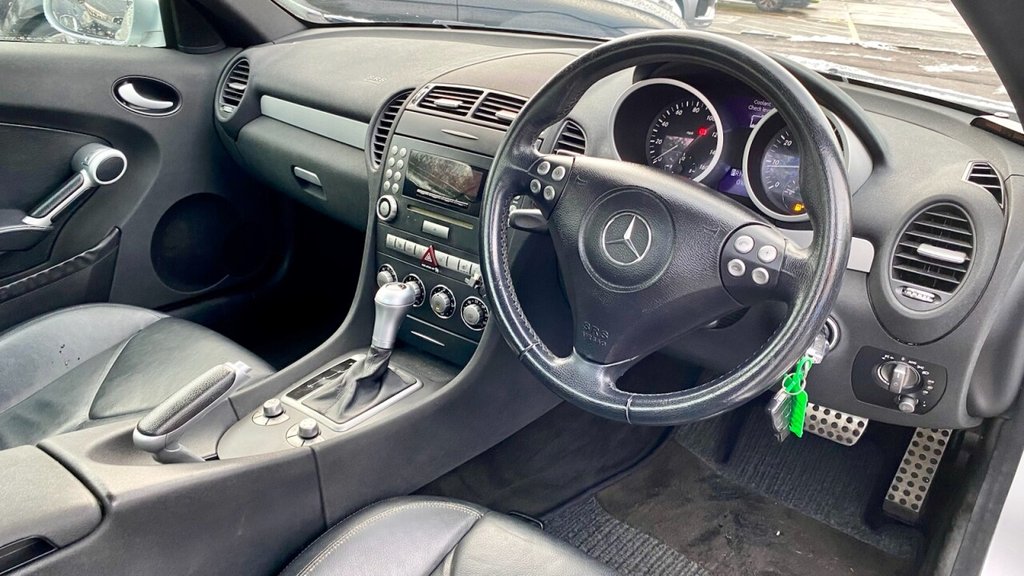 Used Mercedes-Benz SLK 2004 for sale - 77668770: Photo 19