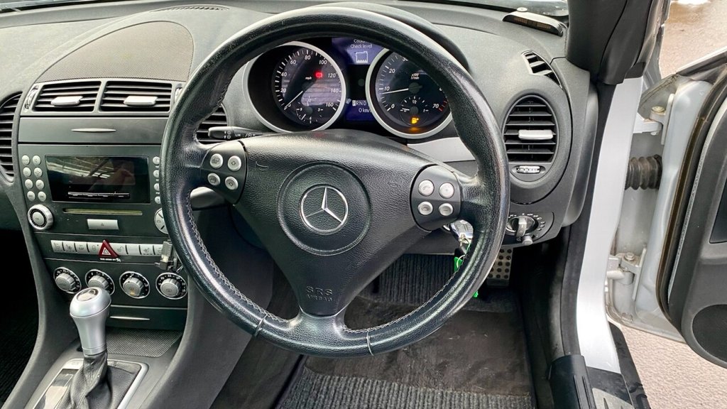 Used Mercedes-Benz SLK 2004 for sale - 77668770: Photo 20