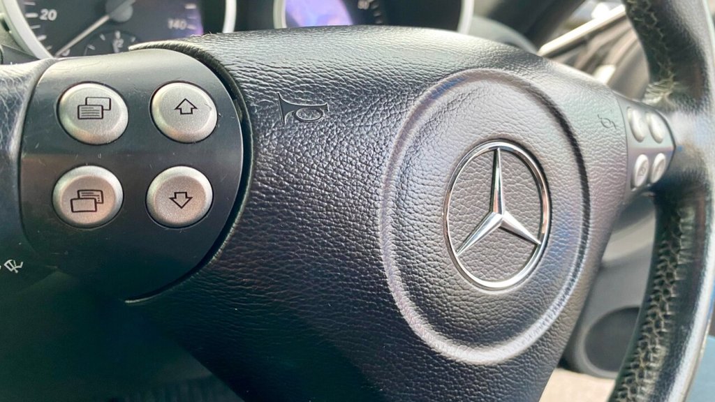 Used Mercedes-Benz SLK 2004 for sale - 77668770: Photo 21