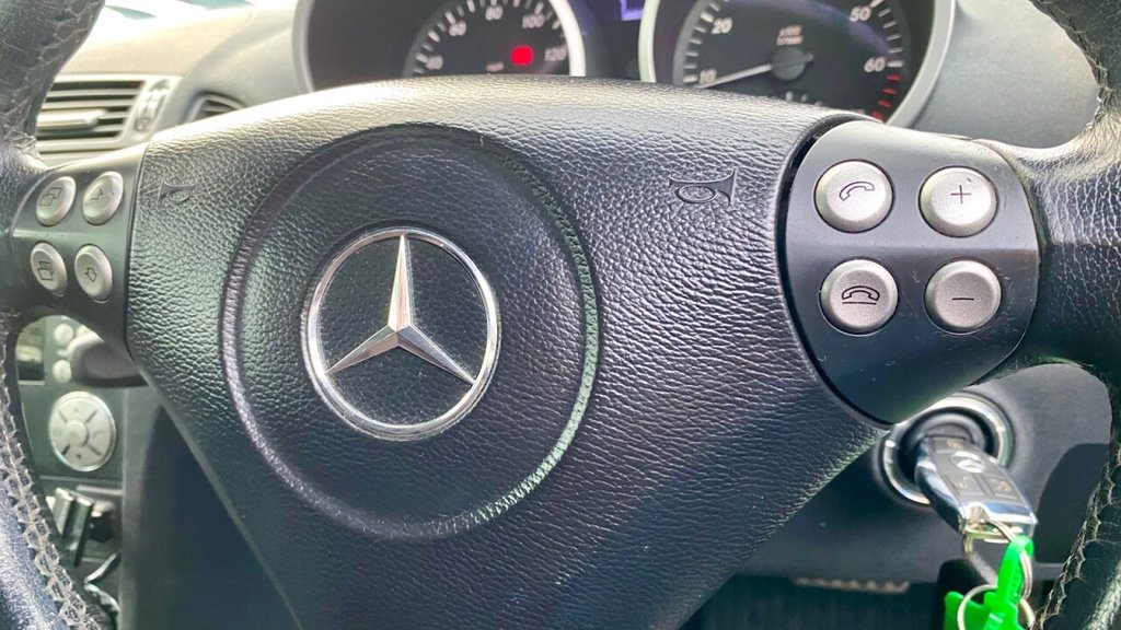 Used Mercedes-Benz SLK 2004 for sale - 77668770: Photo 22