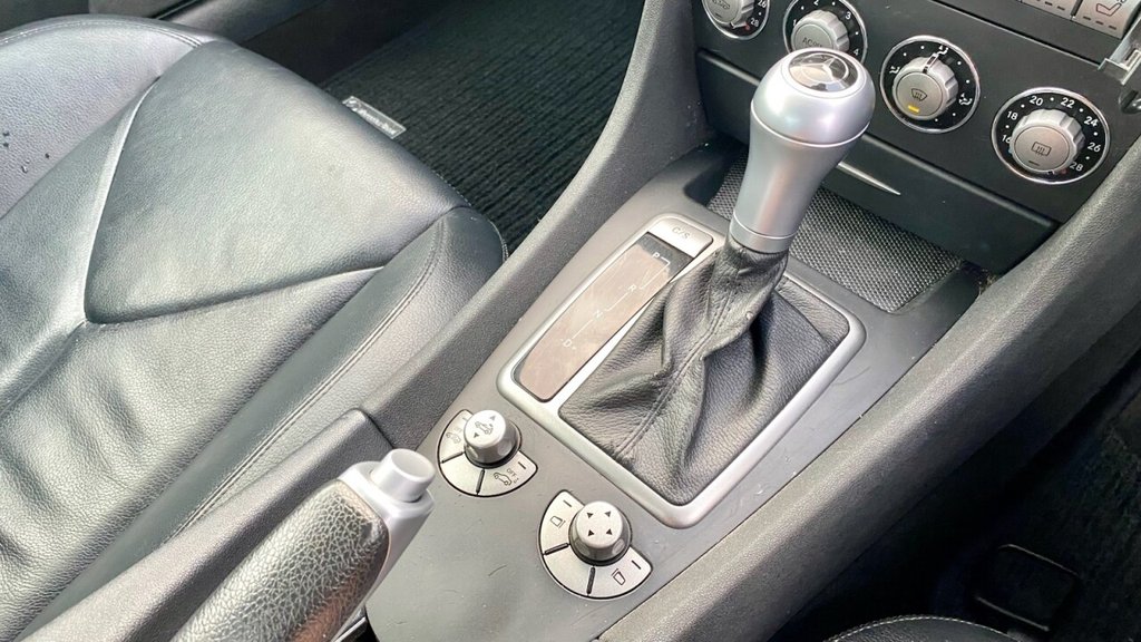 Used Mercedes-Benz SLK 2004 for sale - 77668770: Photo 31