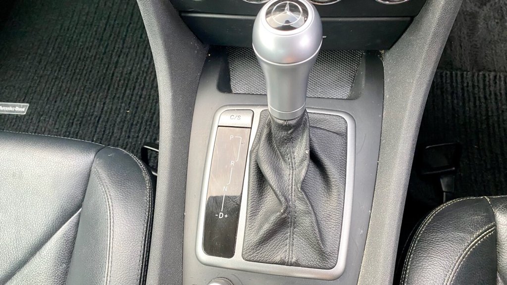 Used Mercedes-Benz SLK 2004 for sale - 77668770: Photo 32