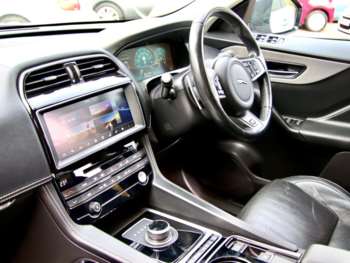 Used Jaguar F-Pace 2017 for sale - 64110225: Photo