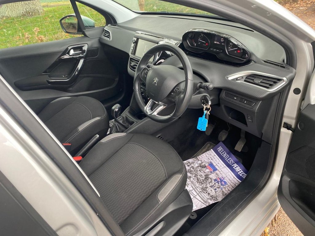 Used Peugeot 208 2016 for sale - 76406738: Photo 25