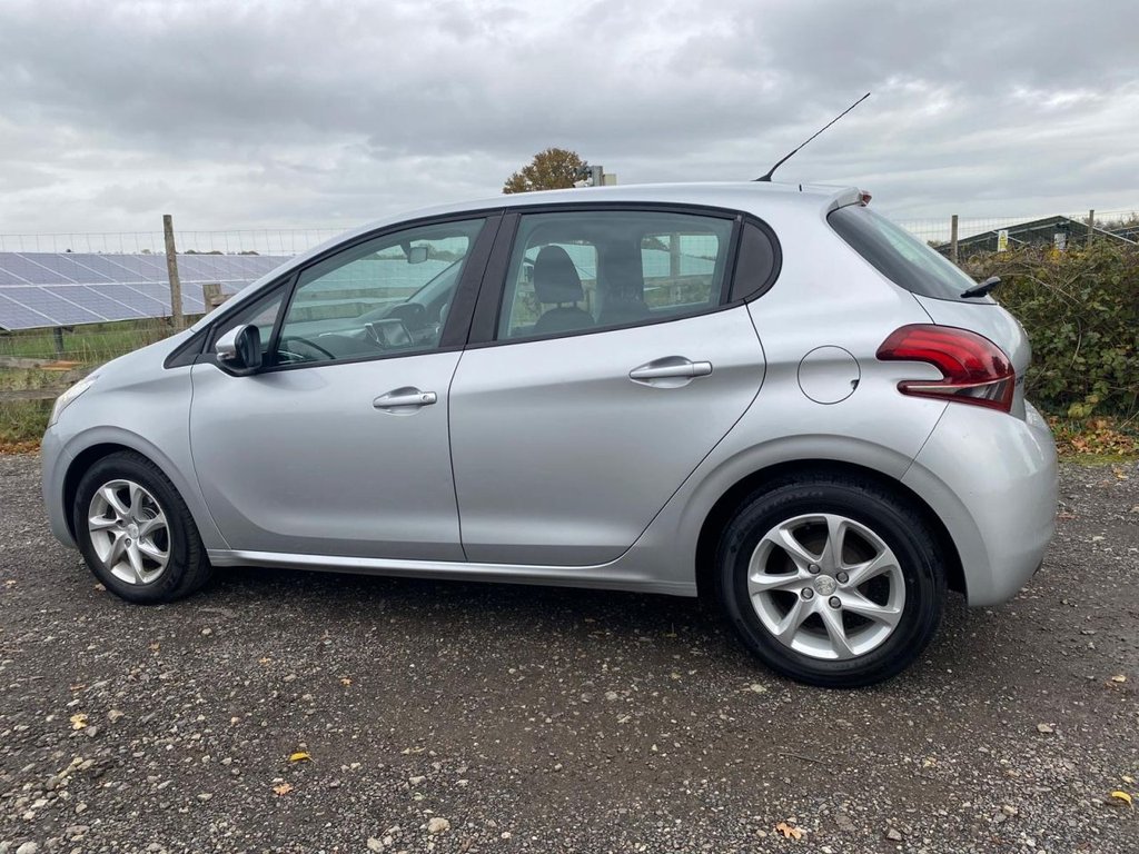 Used Peugeot 208 2016 for sale - 76406738: Photo 6