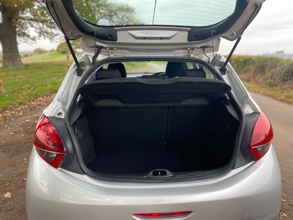 Used Peugeot 208 2016 for sale - 76406738: Photo 9