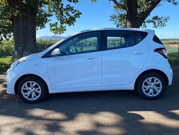 Used Hyundai i10 2017 for sale - 76481544: Photo