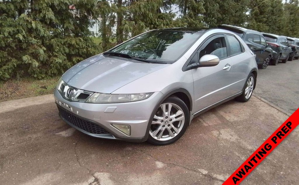 Used Honda Civic 2010 for sale - 76536107: Photo 1