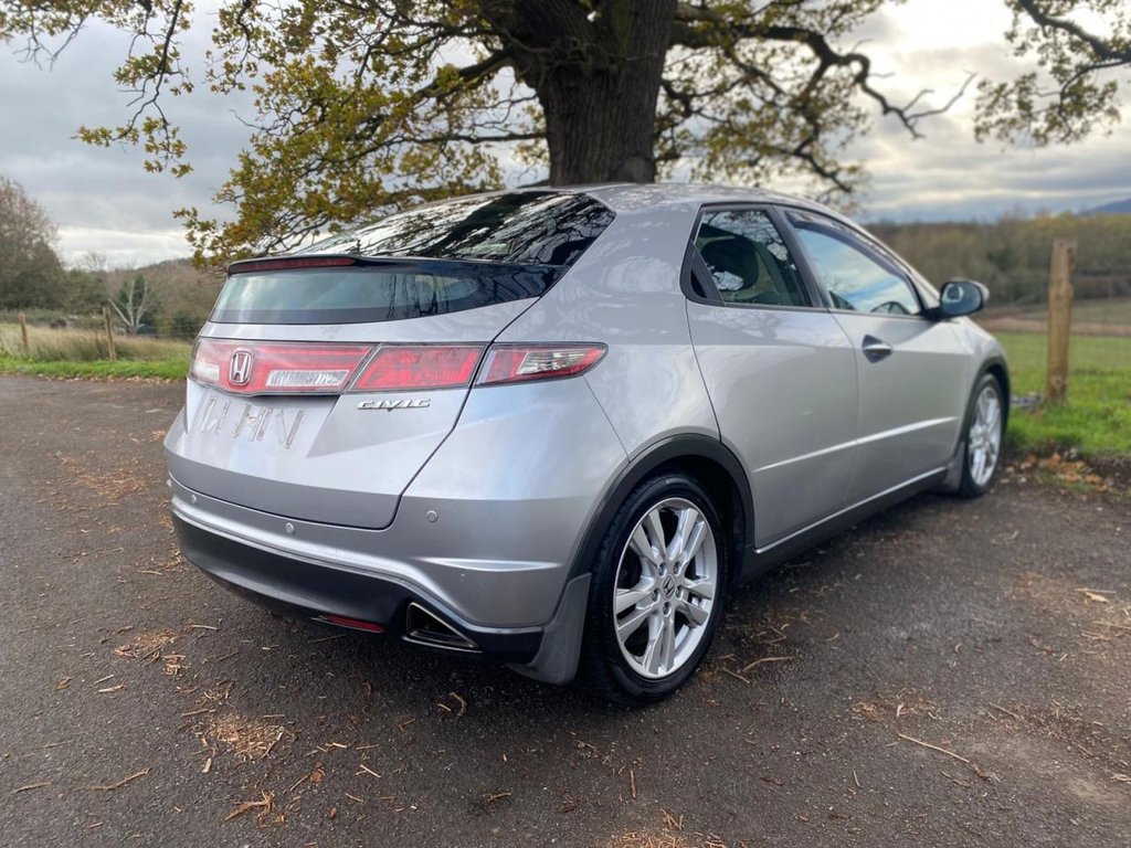 Used Honda Civic 2010 for sale - 76536107: Photo 11