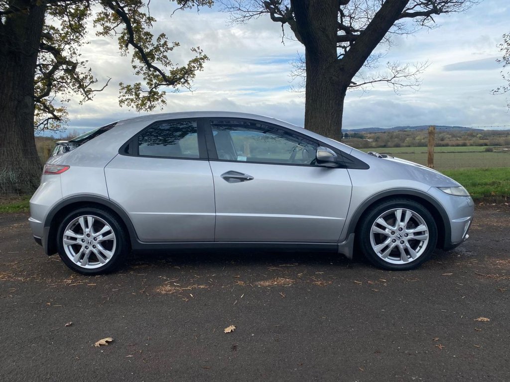 Used Honda Civic 2010 for sale - 76536107: Photo 13